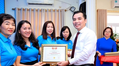 មន្ត្រីសហជីពនាំមុខក្នុងការធ្វើត្រាប់តាម