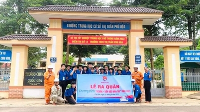 Kịp thời hỗ trợ, giúp đỡ đưa thí sinh đến các điểm thi đúng thời gian | Báo Gia Lai điện tử