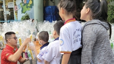 Người xây trạm tái sinh cho rác