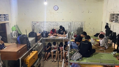 Lạ lùng lập trường 10 năm vẫn ‘ăn nhờ, ở đậu’