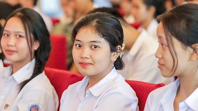 Tuổi Trẻ muốn trao cho 101 tân sinh viên nghèo Quảng Trị niềm tin vào xã hội