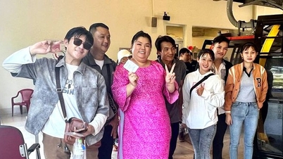 Artist Tuyen Fat wishes a happy new year and gives away thousands of tickets to Sam Mountain Cable Car