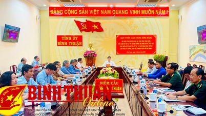 ការ​សិក្សា​និង​ការ​ធ្វើ​តាម​លោក​ពូ ហូ រួមចំណែក​បណ្តុះបណ្តាល​កម្មាភិបាល និង​សមាជិក​បក្ស។