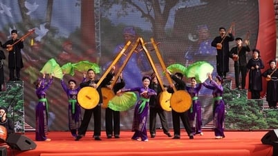 បើកមហោស្រពសិល្បៈច្រៀង និងលត់ទី ៧