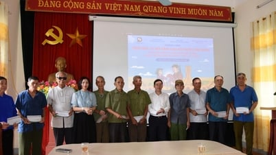 បរិច្ចាក 50 លានដុង ដល់គ្រួសារសប្បុរជនធម្មតានៅ Son La