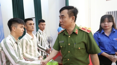 ជាង 1.5 ពាន់លានដុងដើម្បីជួយអ្នកទោសក្នុងការលំបាក | កាសែត Gia Lai អេឡិចត្រូនិក