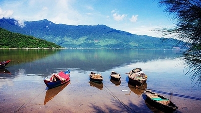 Una hermosa laguna de agua salobre como en las películas en TT-Hue está llena de especialidades, ¿por qué la gente se queja de que ya no está tranquila?