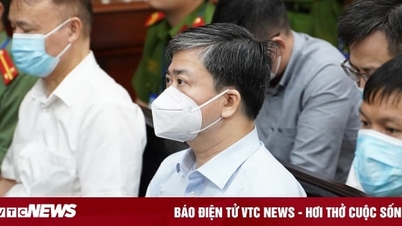 អតីតលេខាធិការ Ben Tre Le Duc Tho និងជនជាប់ចោទ 14 នាក់ក្នុងសំណុំរឿង Xuyen Viet Oil បង្ហាញខ្លួននៅតុលាការ