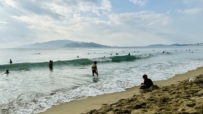 Gia hạn thí điểm dịch vụ tàu lặn tại vịnh Nha Trang đến hết tháng 7.2024