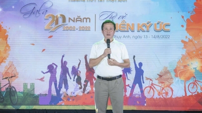 គ្រូ "គ្មានក្តារ" របស់សិស្សរាប់ពាន់នាក់។