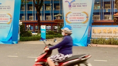 សាកល​វិទ្យាល័យ​ប្រគល់​ថ្លៃ​សិក្សា​ជាង ៣៧​ពាន់​លាន​ដុង​ជា​បន្ទាន់​ដល់​និស្សិត ក្រោយ​ប្រមូល​ខុស