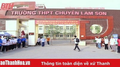 បេក្ខជន​រំភើប​ចិត្ត​នឹង​ការ​ប្រឡង​លើក​ទី​១​សម្រាប់​ថ្នាក់​ទី​១០​នៅ​វិទ្យាល័យ​ឡាំសុង​ដើម្បី​អំណោយ។