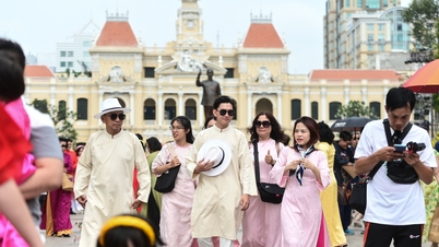 សំណើចាប់ផ្តើមជ្រើសរើសសំលៀកបំពាក់ជាតិវៀតណាម