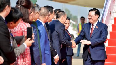 ប្រធានរដ្ឋសភាវៀតណាម លោក Vuong Dinh Hue មកដល់ទីក្រុងវៀងច័ន្ទ ចាប់ផ្តើមដំណើរទស្សនកិច្ចនៅប្រទេសឡាវ