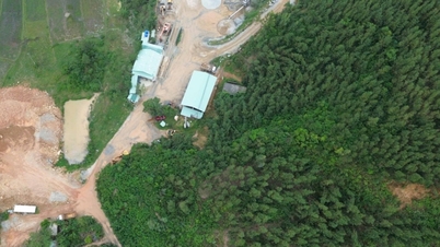 Long crack on mountain, Thua Thien Hue urgently evacuated dozens of households
