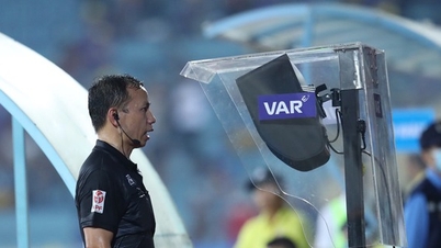 VAR tại V-League 2023 - 2024: Sơ khai nhưng rất bổ ích cho đội tuyển Việt Nam