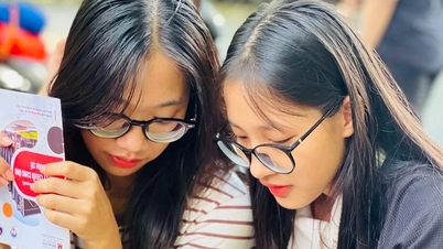Điểm sàn, điểm chuẩn của ngành học đi đâu cũng bị gọi là "cò"