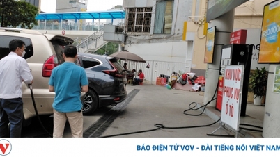 តម្លៃ​សាំង​ថ្មី​ត្រូវ​បាន​កែ​សម្រួល​ដើម្បី​កើន​ឡើង​នៅ​ទូទាំង​ក្រុមប្រឹក្សា​ដោយ​តម្លៃ​ខ្ពស់​បំផុត​ឡើង​ដល់ ២៣ ០១០ ដុង​ក្នុង​មួយ​លីត្រ។