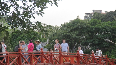 Khách du lịch đến Hà Nội tăng cao