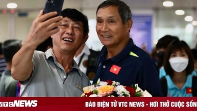 Fans welcome Vietnam women's football team