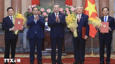 អគ្គលេខាធិការ និង​ប្រធាន​បាន​បង្ហាញ​សេចក្តីសម្រេច​តែងតាំង​ឧបនាយក​រដ្ឋមន្ត្រី​៣​រូប និង​រដ្ឋមន្ត្រី​២​រូប​