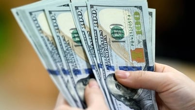 Đến lượt giá USD trên thị trường tự do lao dốc