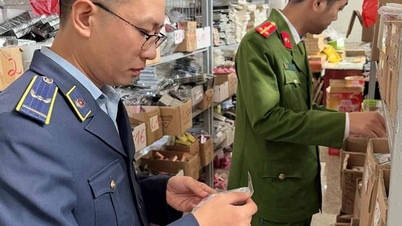 Temporarily seized 21,000 stationery products of unknown origin in Nam Dinh