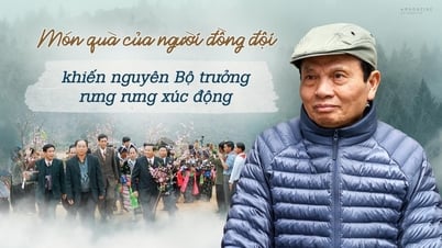 Món quà của người đồng đội khiến nguyên Bộ trưởng rưng rưng xúc động
