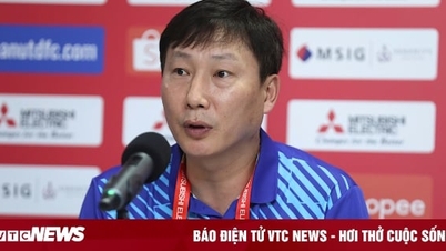 HLV Kim Sang-sik: Tuyển Việt Nam phải chơi hết mình khi tái đấu Singapore