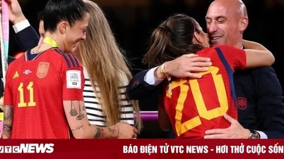 FIFA mở cuộc điều tra bê bối chủ tịch LĐBĐ Tây Ban Nha sàm sỡ cầu thủ