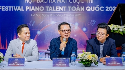 ពេល​ត្រូវ​បាន​ចោទ​សួរ​ខណៈ​អង្គុយ​លើ​ប្រធាន​ចៅក្រម​នៃ​ការ​ប្រកួត​ព្យាណូ​ថ្នាក់​ជាតិ សិល្បករ​ប្រជាជន Trung Hieu បាន​ប្រតិកម្ម​ដោយ​មិន​នឹក​ស្មាន​ដល់។