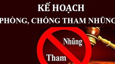 Một thanh tra viên nộp lại quà tặng 2 triệu đồng