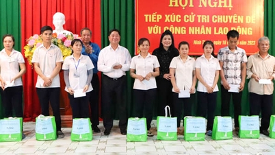 គណៈប្រតិភូរដ្ឋសភាខេត្តជួបសំណេះសំណាលជាមួយអ្នកបោះឆ្នោត និងកម្មករ