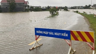 Thừa Thiên - Huế: Nhiều tuyến đường bị ngập lụt, học sinh huyện miền núi nghỉ học