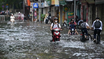 คาดการณ์พายุที่พัดขึ้นฝั่งจะเพิ่มขึ้น เสี่ยงฝนตกหนักและน้ำท่วมในเวียดนามตอนกลาง