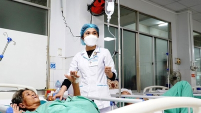 Many hospitals in Quang Nam face difficulties due to lack of medicine and medical supplies.