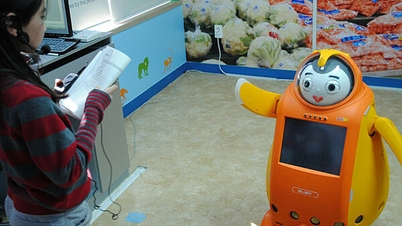 Hàn Quốc thử nghiệm robot dạy kèm tiếng Anh cho học sinh