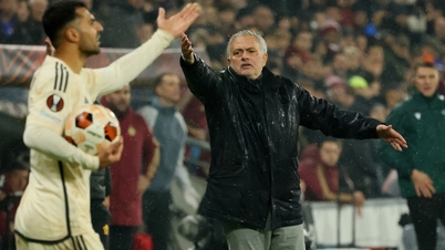 Mourinho cáu vì cầu thủ Roma coi nhẹ Europa League
