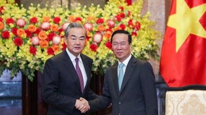Vietnam always considers relations with China a strategic choice.