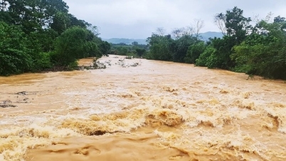 Mưa lớn cuốn trôi hai người phụ nữ, đường mòn Hồ Chí Minh ngập sâu