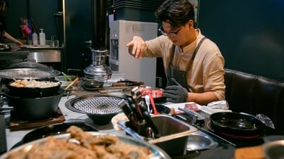 Ông chủ quán ăn Hàn Quốc biết ơn lòng tốt của người Việt, xem nhân viên như gia đình