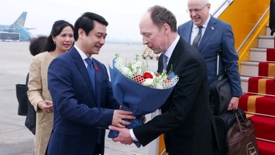 Sprecher des finnischen Parlaments in Hanoi eingetroffen, offizieller Besuch in Vietnam