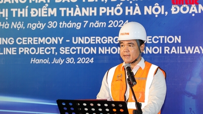 Launching TBM robot to drill the Nhon-Hanoi Metro tunnel