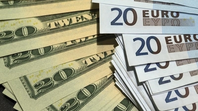 El euro sigue debilitándose y el mercado negro cae a 39,55 VND/EUR para la venta