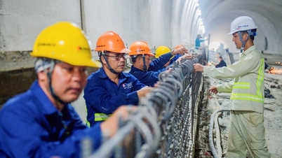Công nhân giao thông về quê bằng máy bay, xe giường nằm