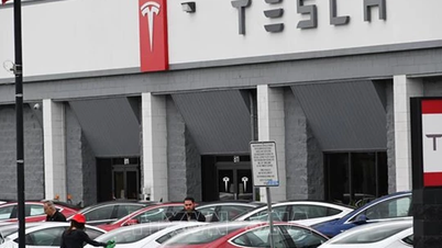 មហាសេដ្ឋី Elon Musk ប្រកាសស៊េរីរថយន្តបើកបរដោយខ្លួនឯងនាពេលអនាគតរបស់ក្រុមហ៊ុន Tesla
