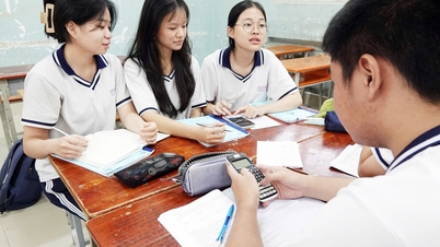För att hindra skolor från att ha extra lektioner och handledning