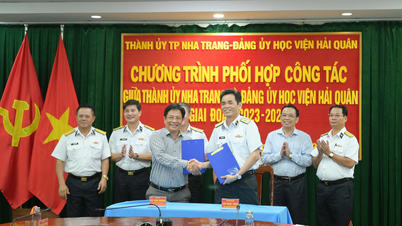 ចុះហត្ថលេខាលើកម្មវិធីសហប្រតិបត្តិការរវាងគណៈកម្មាធិការបក្សសាលាទ័ពជើងទឹក និងគណៈកម្មាធិការបក្សទីក្រុង Nha Trang