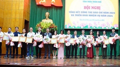 Báo chí không chỉ viết về màu hồng, mà cũng cần có sự phản biện