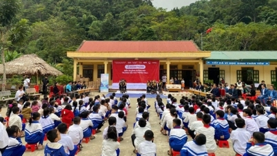 សម្ពោធ​បន្ទប់​រៀន​ចំនួន​៣ នៅ​សាលា Muong Piet ខេត្ត Nghe An
